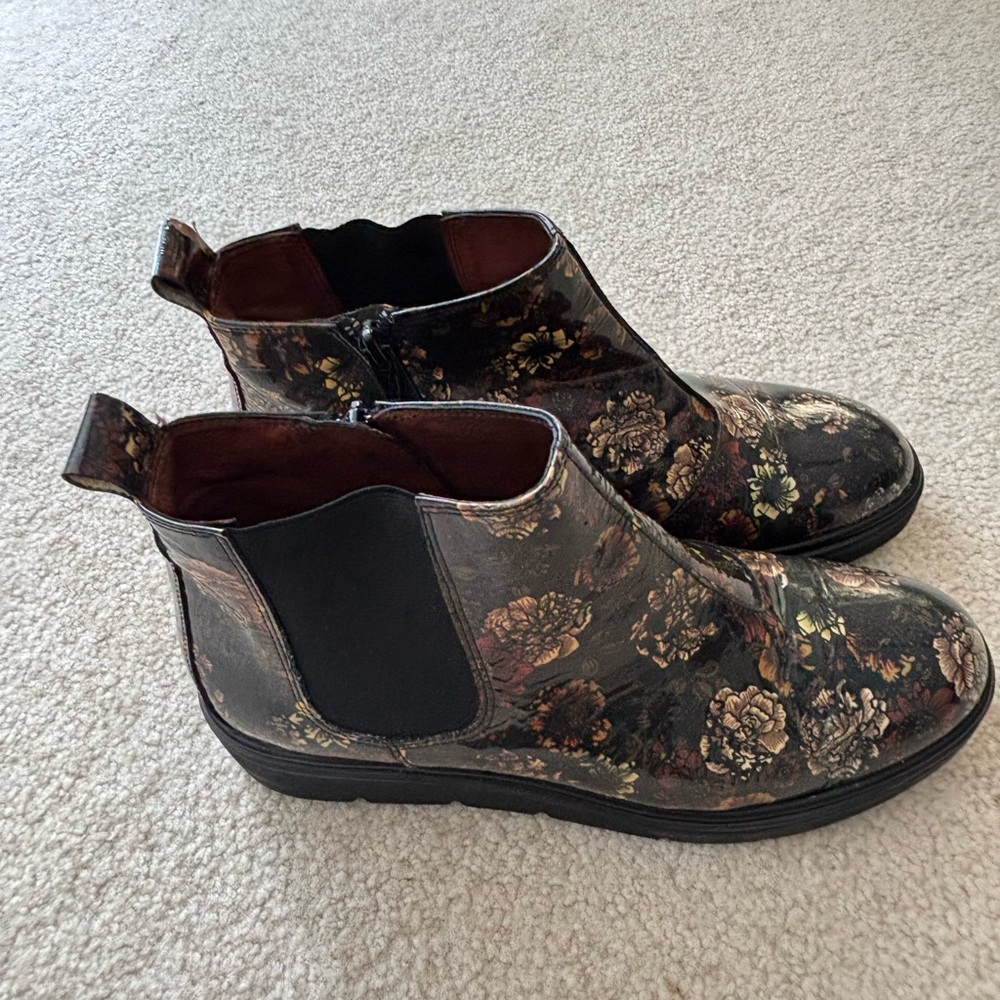 Black Ankle Booties with Elastic Panels and Ornate Design
